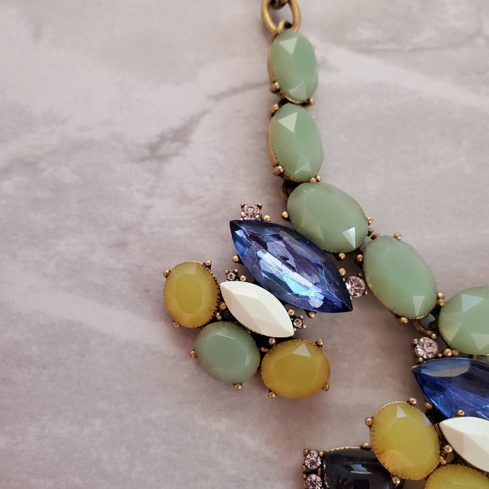 ✨ J.Crew Blue Green Rhinestones Crystals Cluster Statement Necklace ✨ - Picture 8 of 13